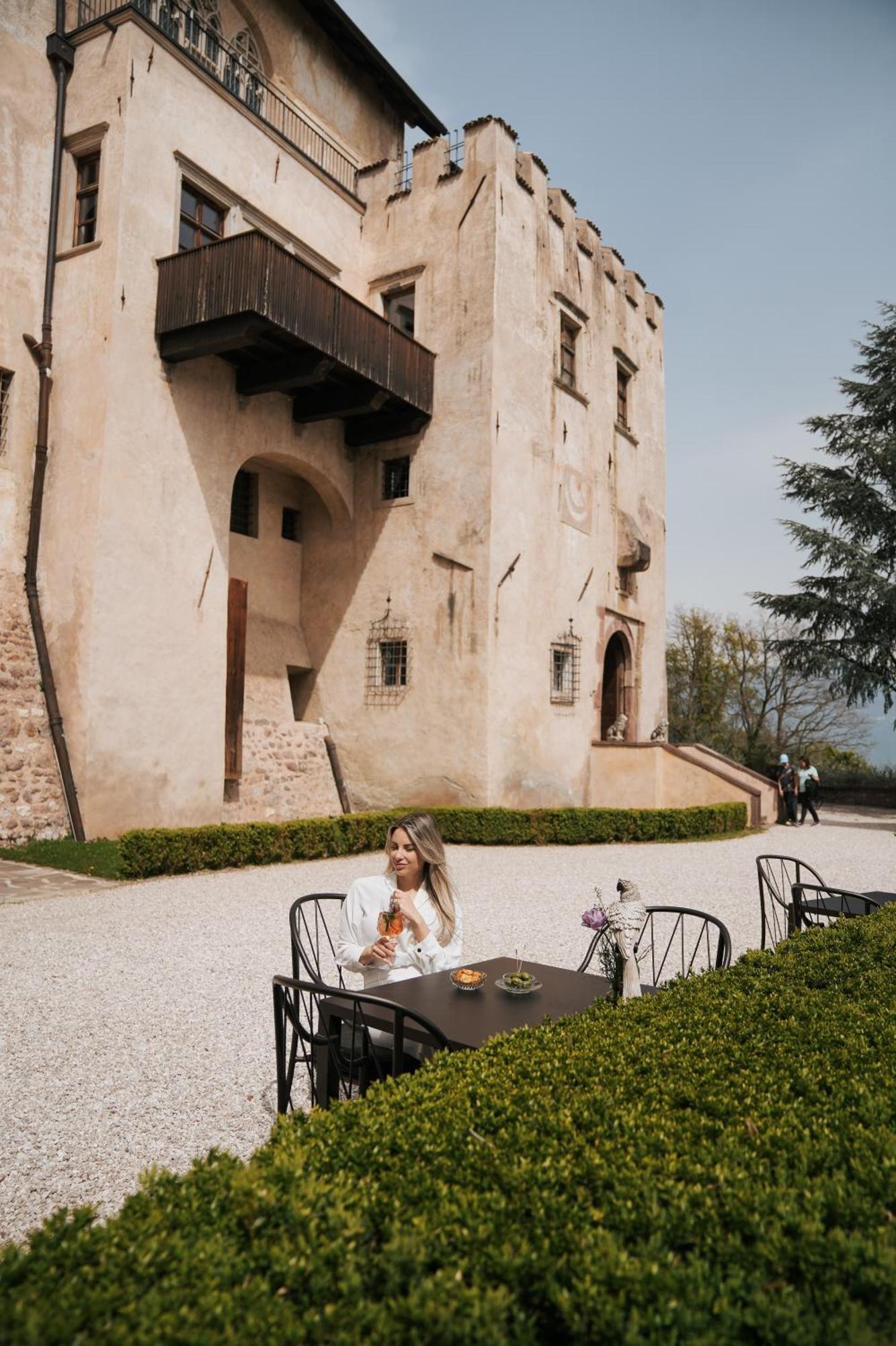 Schloss Freudenstein Appiano Sulla Strada Del Vino Esterno foto