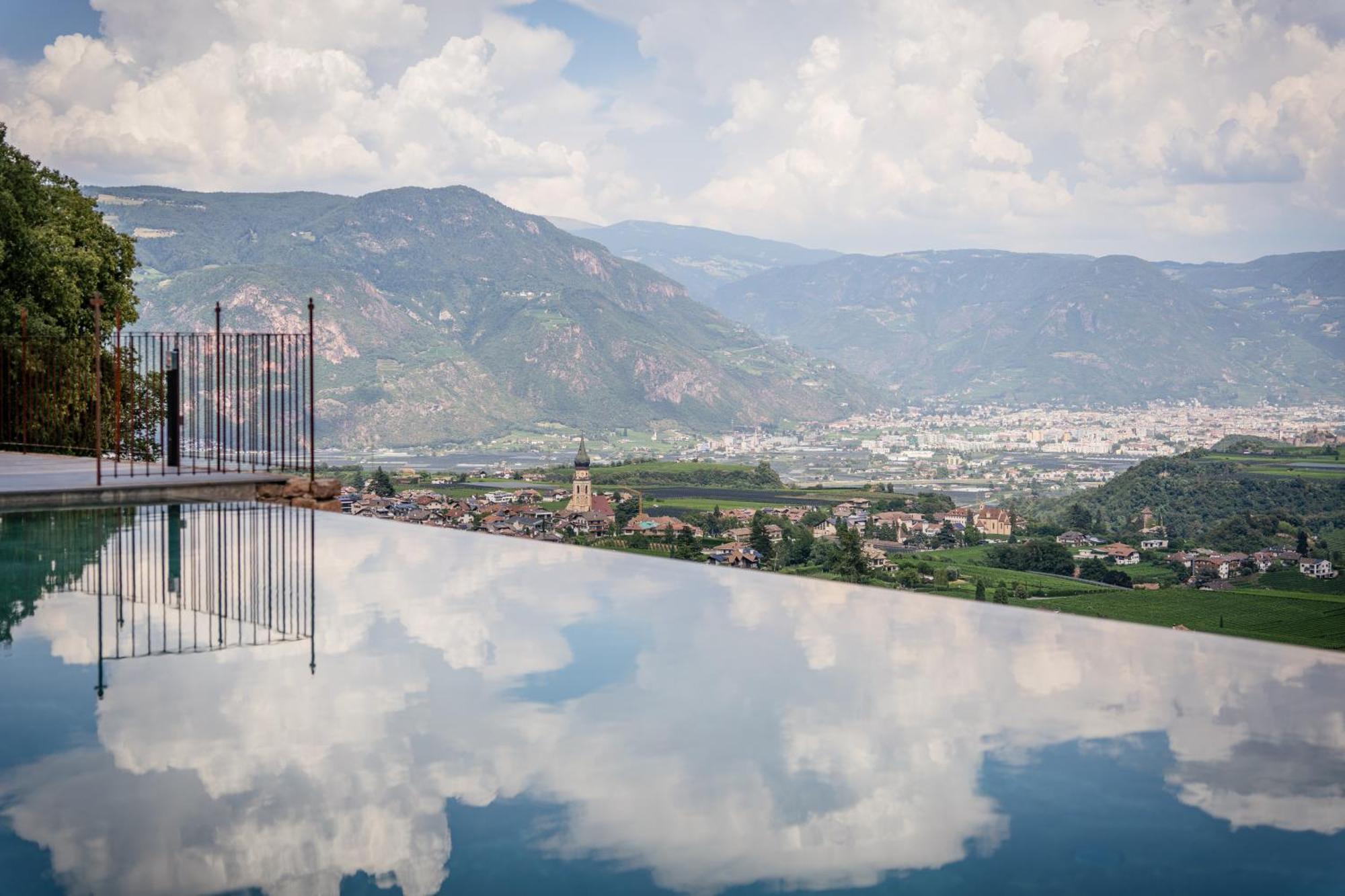 Schloss Freudenstein Appiano Sulla Strada Del Vino Esterno foto
