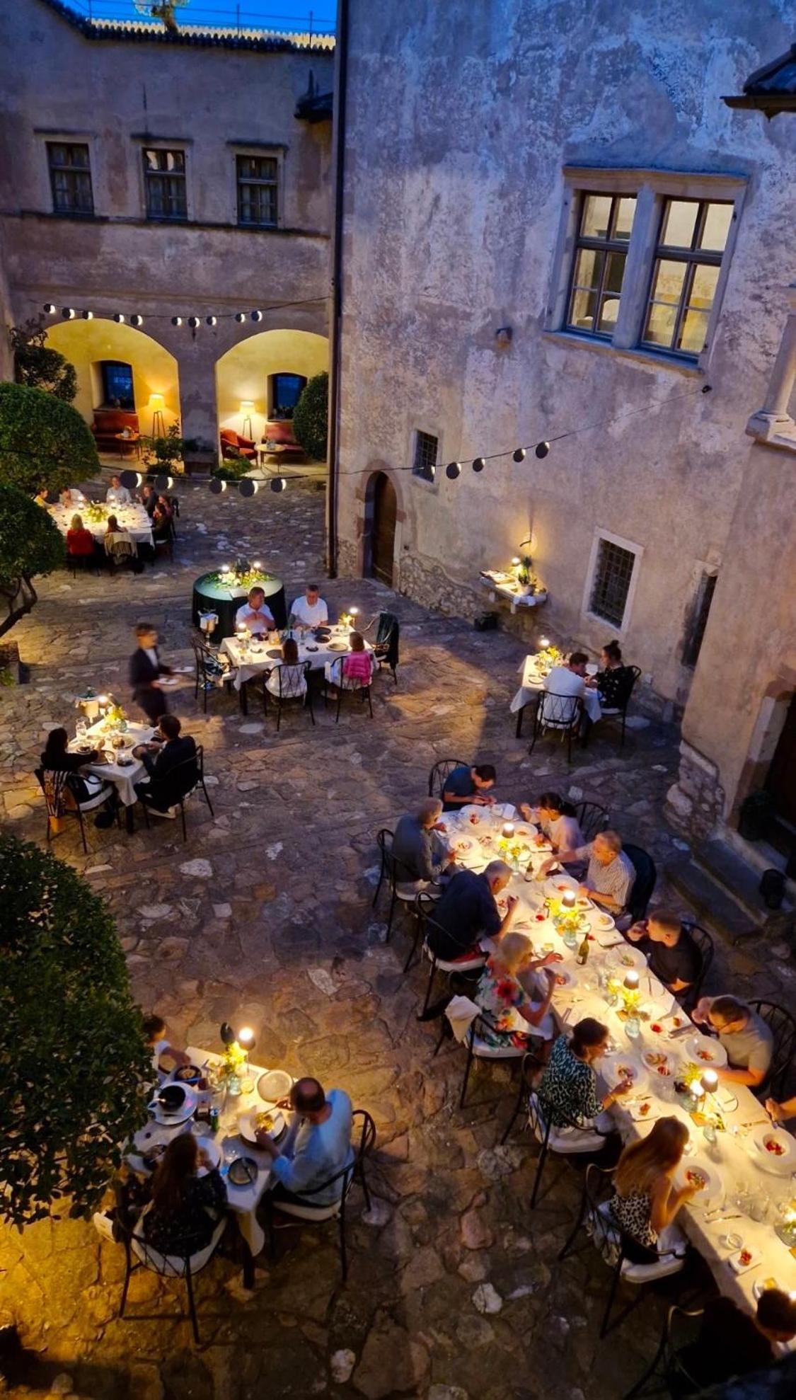 Schloss Freudenstein Appiano Sulla Strada Del Vino Esterno foto